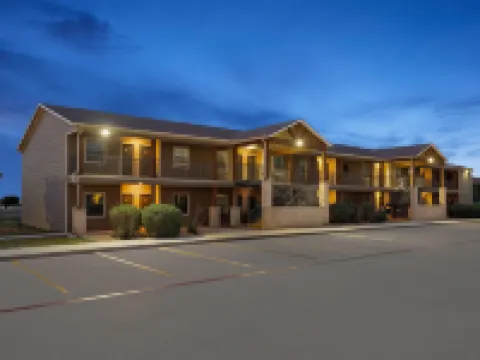 Eagle's Den Suites Andrews a Travelodge by Wyndham Hotels in Andrews