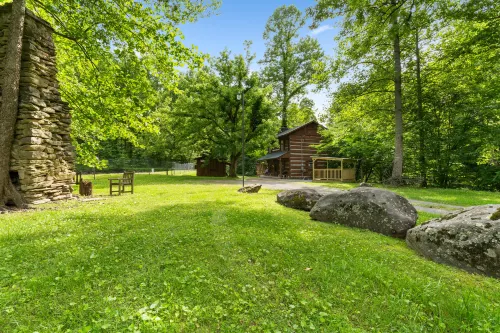 Rustic Stream Retreat - Pond, Grist Mill, Charming Cabin Hotel a Pittman Center