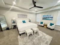 Beach Oasis and Game Room - Stunning Modern Retreat