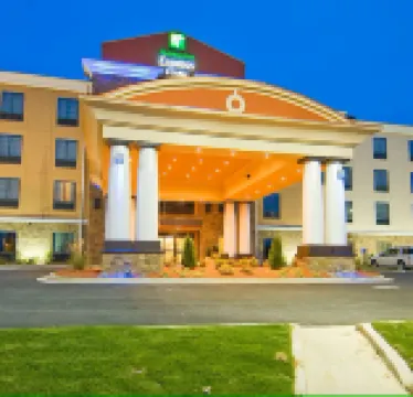 Holiday Inn Express & Suites FULTON by IHG Hotels in 