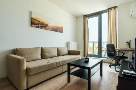 Apollis Business&Budget by Ambiente Отели рядом со станцией Главная станция Братиславы