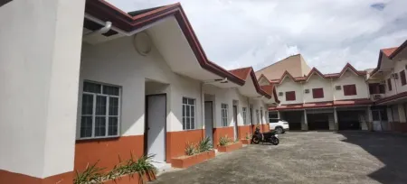 Ridge Park Hotel Отели рядом с достопримечательностью «Bato Springs»