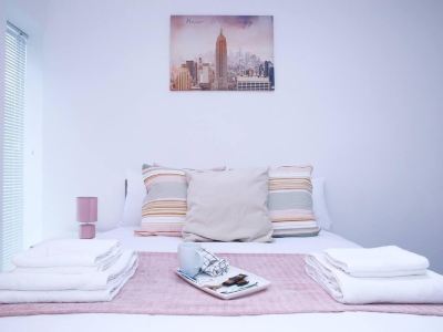 Apartment - Sleeps 2 & Free Parking