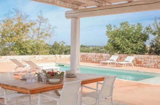 TD Lamiamola Stylish Trulli Lamie with Pool