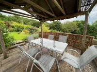 Cwmbach Guest House Hotel di Blaenhonddan