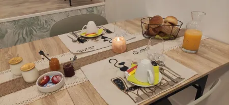 Maison d'hôtes Coeur d'Hérault - Gîte et Chambres d'hôtes - Spa & Massages Отели в г. Сен-Гиро