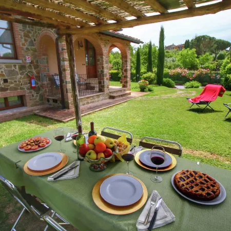 Tuscan Style Apartment with View of the Hills
