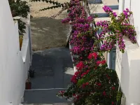 Perigiali Rooms & Apartments Folegandros Hotels in Folegandros