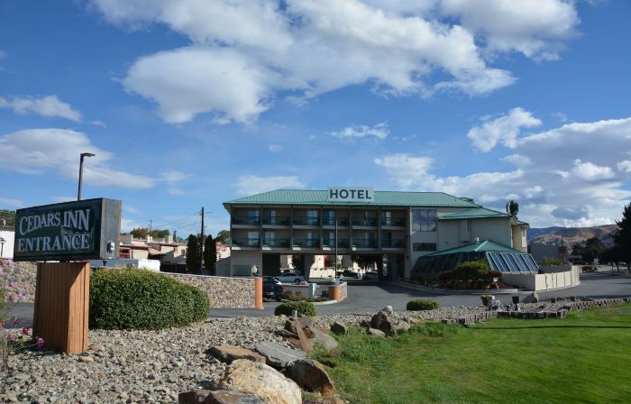 Cedars Inn