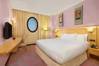 دبل ترى من هيلتون الظهران Hotels near جامع علي بن أبي طالب