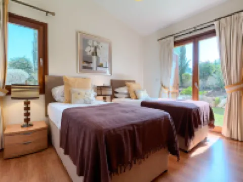 Villa Lara - 11, Spacious Villa with Large Garden and Private Pool on Aphrodite Hills Hotel di Kouklia