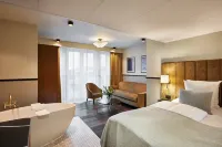 Wide Hotel - balcony