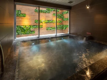 Super Hotel Ehime Ozu Inter Отели рядом с достопримечательностью «Ozu Castle»