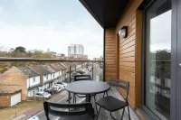 Premium 2 Bed Flat Near Colindale Station