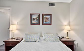 Second Floor East Standard Suite