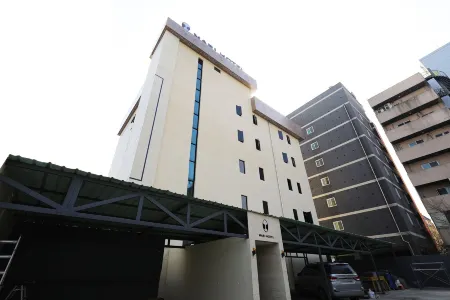 Mari Hotel Chungju Отели в г. Чхунджу