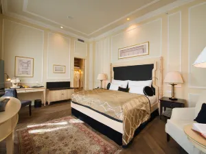 LOFT Premium & Wilson Palace