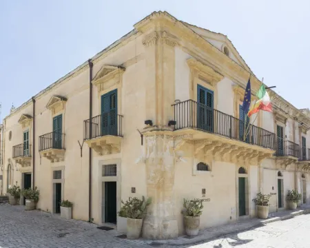 Hotel Novecento Hotels in Scicli