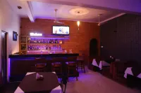 Hotel Kamla Palace Hotels in Деградун