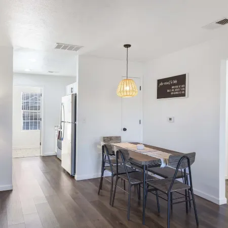 New Listing Vineyard Valley Views - Balcony
