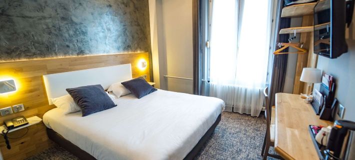 Brit Hotel Privilège le Royal - Centre Gare トロアのホテル