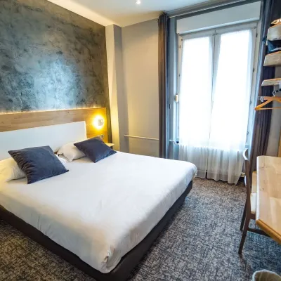 Brit Hotel Privilège le Royal - Centre Gare Hotels near Museum of Fine Arts and Archeology