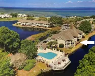 Clean, Comfy, Casual. Beautiful Resort Views. Golf Cart Incl.