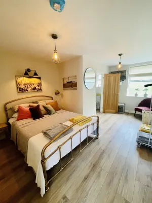 The Art Attic a Stylish Boutique Apartment