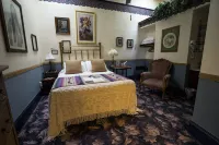 Red Garter Inn Hotels in Williams