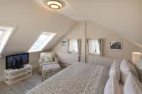 Strand Loft