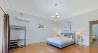 Kozyguru Campsie Oldie-But-Goodie Look 4 Bed House Nca011 Hotels near Woolworths Campsie