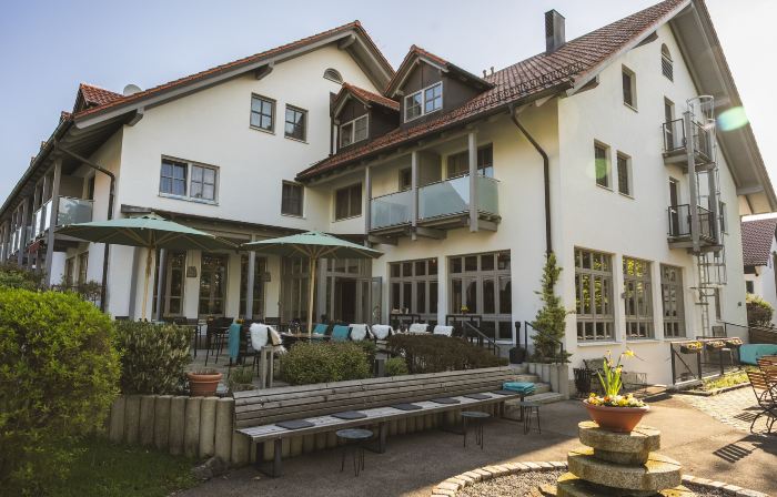 Sopherl am See - Frühstück auf der Seeterrasse, sehr ruhig und wunderschön am See, 3 Minuten nach Oberpfaffenhofen, viele Radtouren, Restaurants & Cafes in der Umgebung