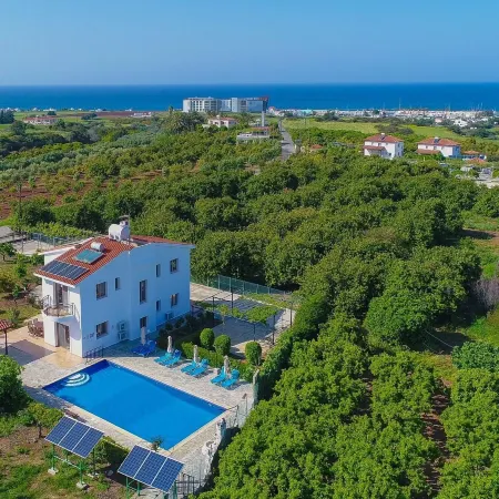 Villa Leda Finiki in Latchi