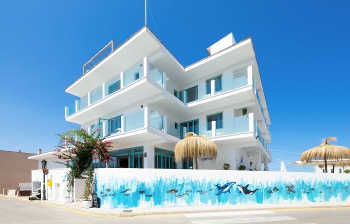 Hostal Cala Llombards