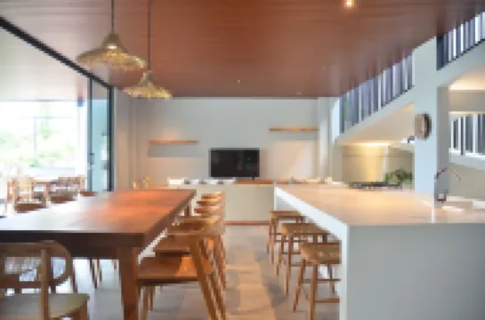 Green Hill Mountain City View Villa 8 Bedrooms with a Private Heated Swimming Pool and a Movie Room