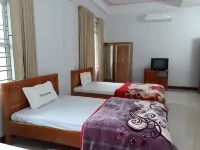 Viet Hoang Hotel Bao Lac - parking