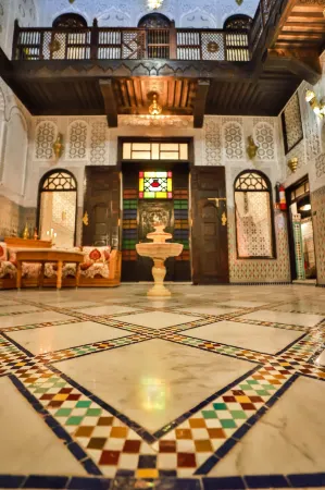 Riad Farouzi Fes Отели рядом с достопримечательностью «Аль-Карауин»