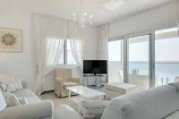 Phaedrus Living: Beach Front Flat Kyma Các khách sạn ở Germasogeia