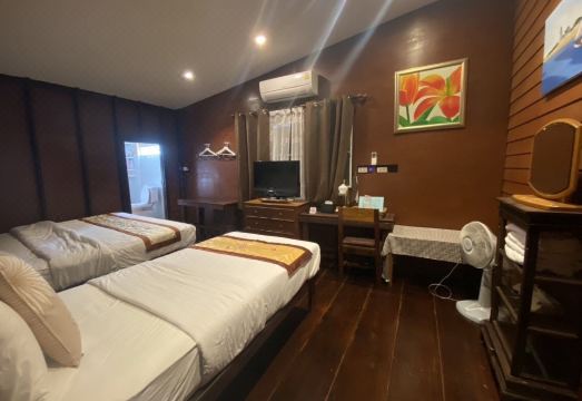 리우안 빌라완 강변 풍경