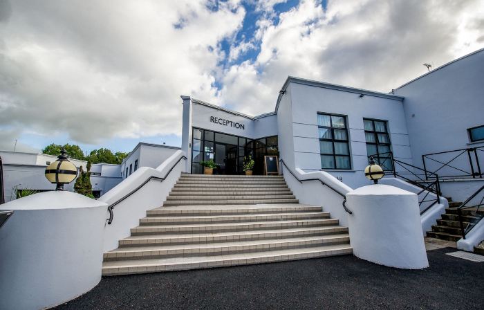 Waterfoot Hotel