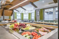 Arlen Lodge Hotel - breakfast