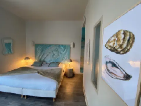 HOTEL DE PARIS Hotels in Sète