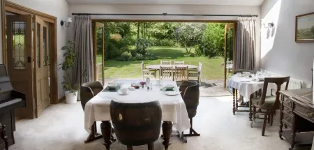 Larkrise Cottage Bed and Breakfast Отели в г. Бидфорд-он-Эйвон