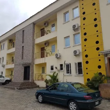 Emzrel Hotel & Suites