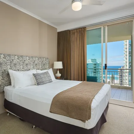 Maldives Resort Main Beach, Gold Coast