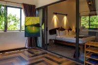 Victory Road Villas فنادق في Son Trach