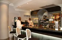 Holiday Inn JOHANNESBURG AIRPORT by IHG - bar