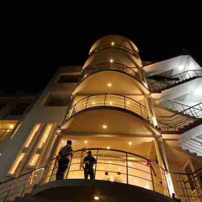 Hotel Oviya Hotel Exterior