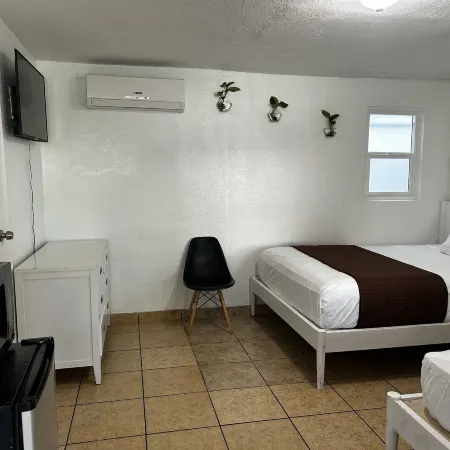 Motel San Diego - in San Diego (Pacific Beach) Отели рядом с достопримечательностью «Пляж Пасифик-бич»