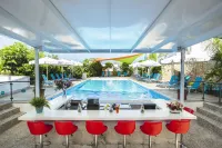 Latchi Escape Hotel & Suites - piscina